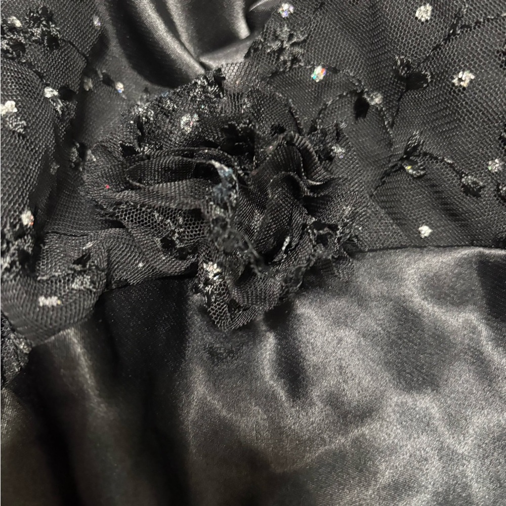 Delicates Black Sleeveless Nightgown and Robe - Picture 7 of 16